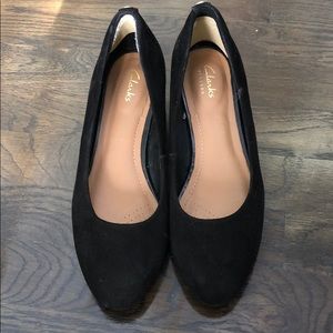 Clarks black swede dress shoe